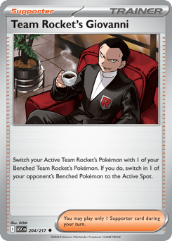Team Rocket's Giovanni z edície Ascended Heroes, karta č.204